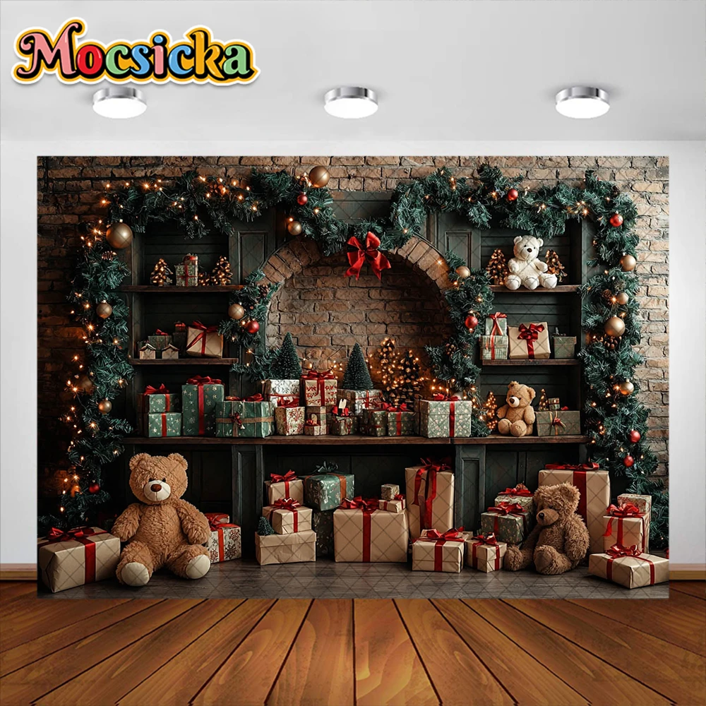 พวงมาลัยตุ๊กตาหมีน่ารักพื้นหลังสำหรับถ่ายภาพในห้องเทศกาลคริสต์มาสตกแต่งเป็นของขวัญฉากหลังรูปภาพภาพเหมือนวันหยุดของเด็กอุปกรณ์ประกอบฉากสำหรับสตูดิโอ