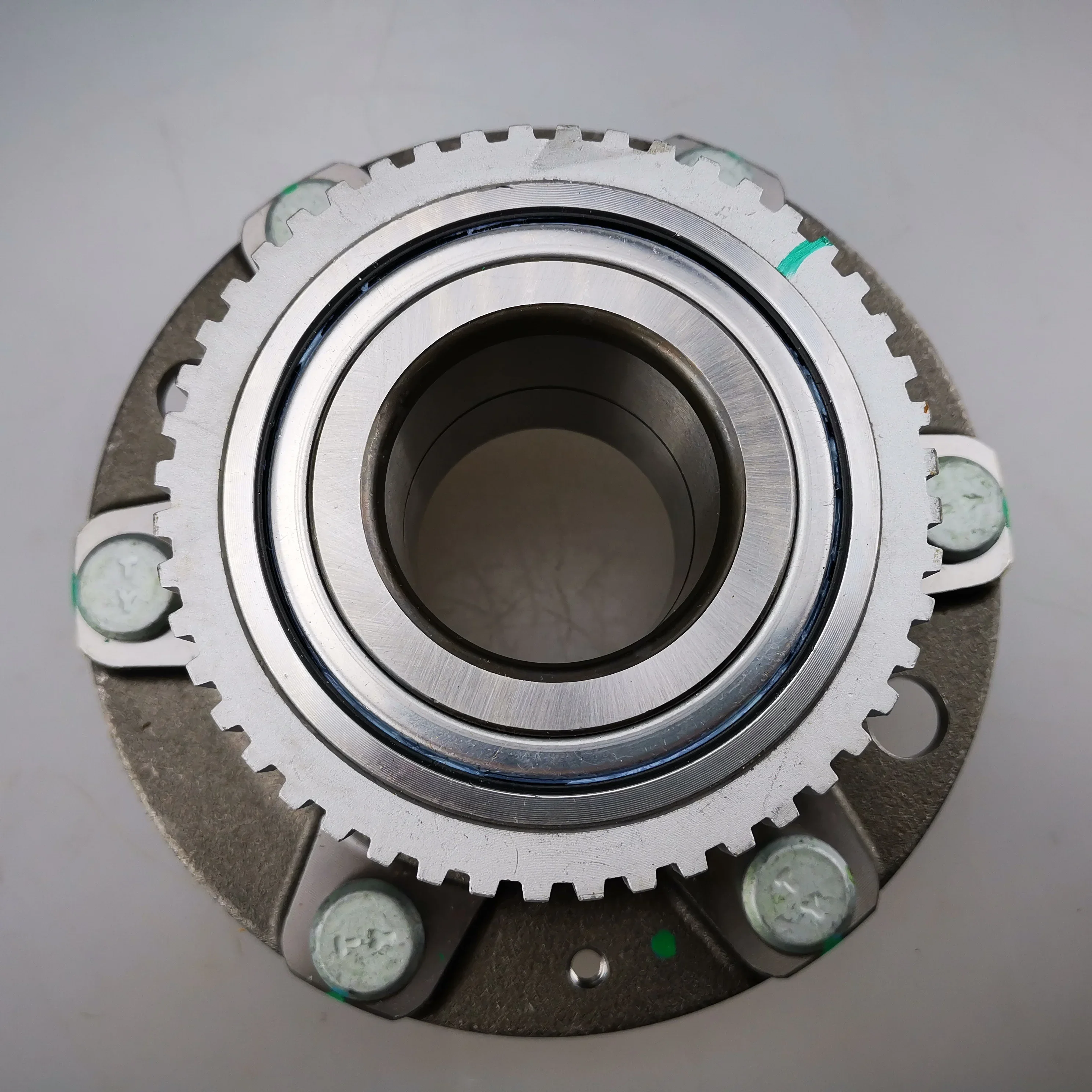 SAIC MAXUS G10 original front hub assembly C00050631