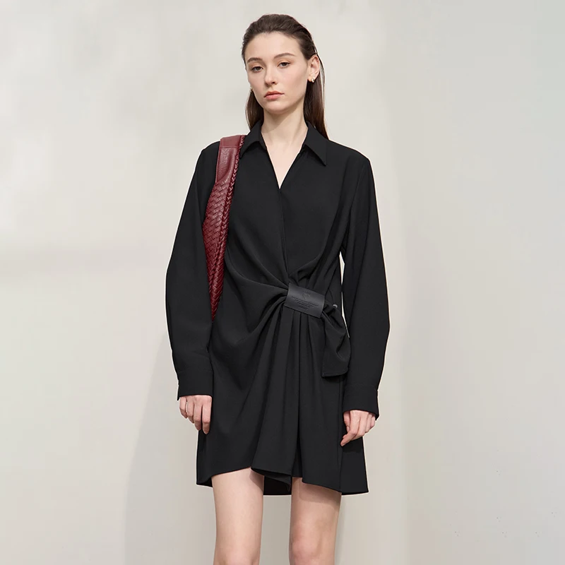 AMII فستان نسائي مطوي عادية ألف خط كم طويل فساتين أنيقة الصلبة للمرأة 2025 الخريف ملابس السيدات الجديدة 12553013