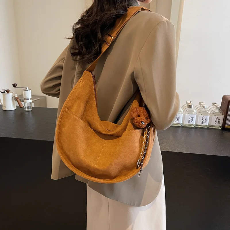 

Модная матовая сумка через плечо для женщин, сумка-пельмень для повседневного использования, трендовая сумка с одним ремнем, мягкая поверхность, новинка