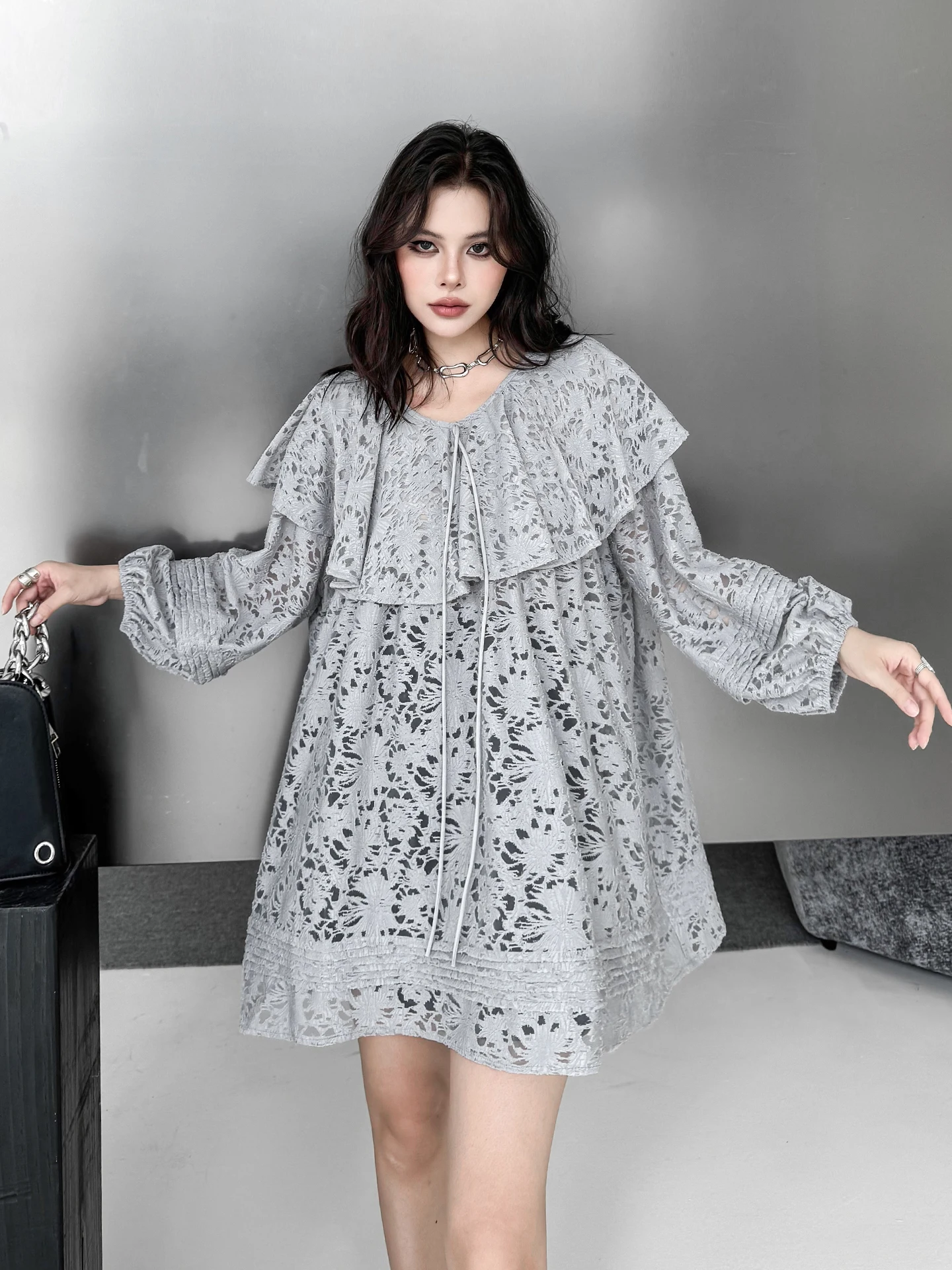 

Romantic Style Women's Lace Shirt Lotus Leaf Collar Embroidered Design Lantern Sleeve Sun Protection Top Summer Fashion