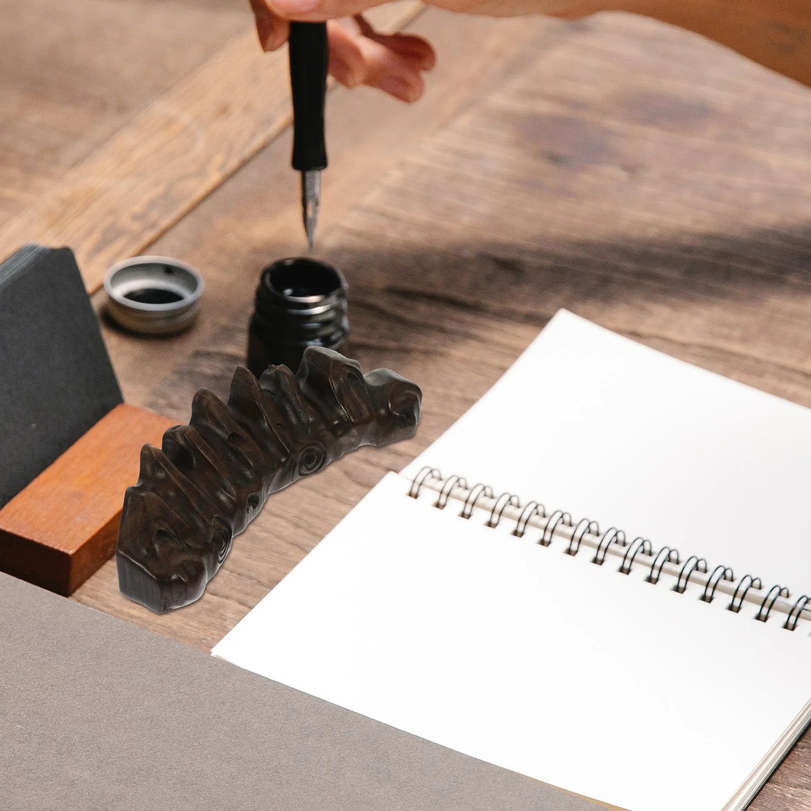 1Pcs High-Quality Ebony Pen Holder Unique Root Design Writing Brush Rack Elegant Desktop Decoration Functional Paperweight