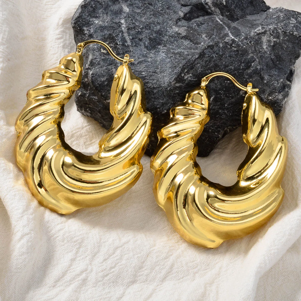 

Dubai Custom Jewelry Large 18k gold plated hollow chunky statement chunky textured twist earring hoop for women