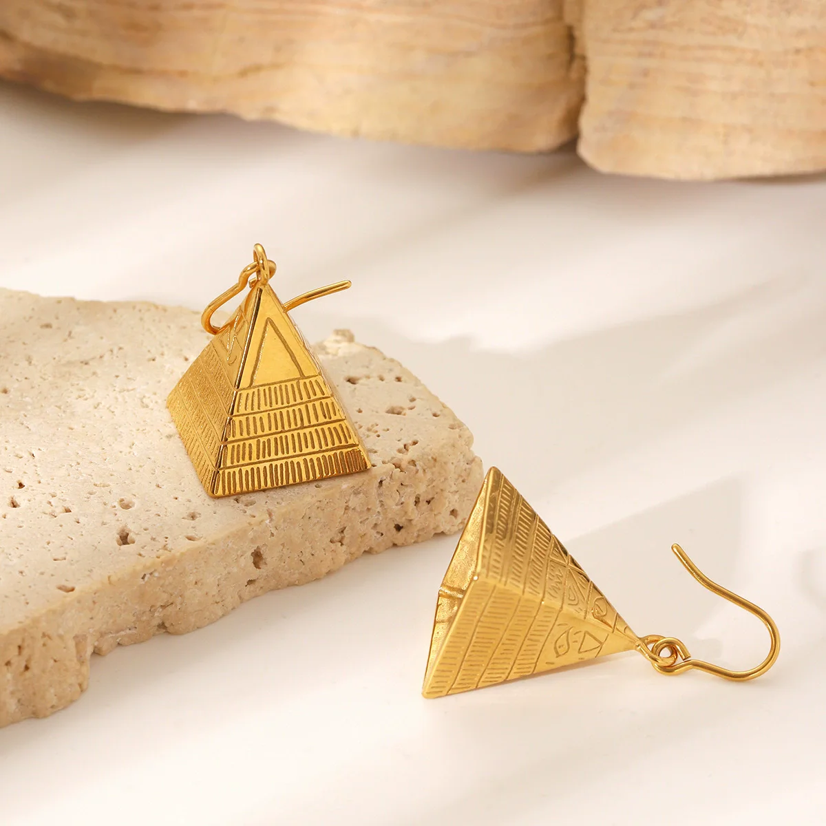 3D Retro Pyramid Earrings for Women Stainless Steel Plated 18K Gold Earing Fashion Jewelry Accessories