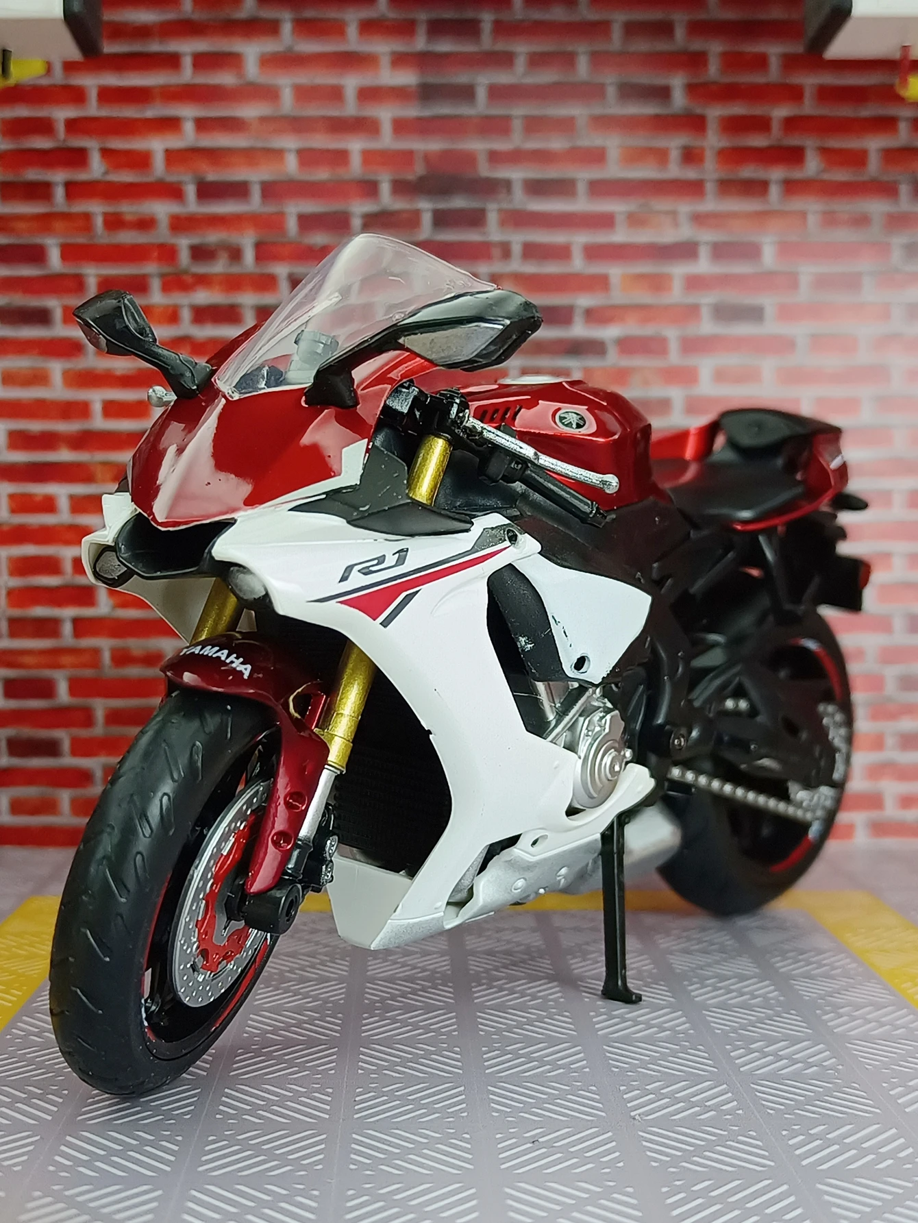 

CCA 1:12 Yamaha YZF-R1 модель мотоцикла из сплава, модная коллекция украшений для дисплея, декоративный подарок, богатые детали, тонкая работа