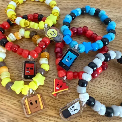 Mephone4、Mephone4S Cute Object-Themed Kandi Charm Bracelets - Phone, Light, Fan, Luggage, Knife Design | Trendy Collectibles