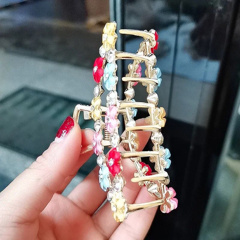 Di nuovo Modo del Metallo Grande Grip Clip di Fiori Colorati di Strass Tornante Pan Artiglio Dei Capelli per le Donne Della Ragazza Accessori Per Capelli Copricapo