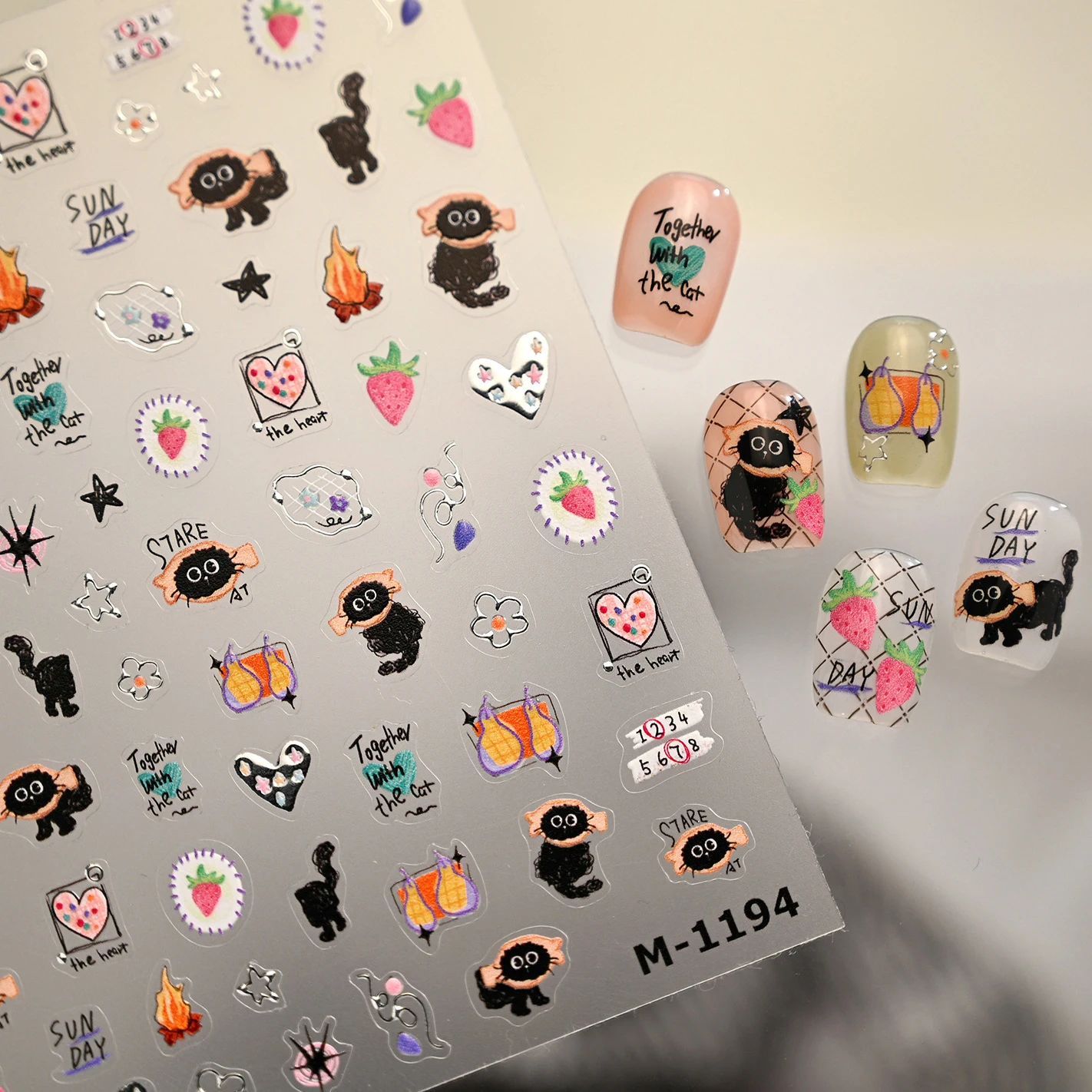 Bellissimo graffiti gatto nero pera fragola amore fiori stella gattino zampa di pesce mela rossa bowknot adesivi per nail art decalcomanie per manicure