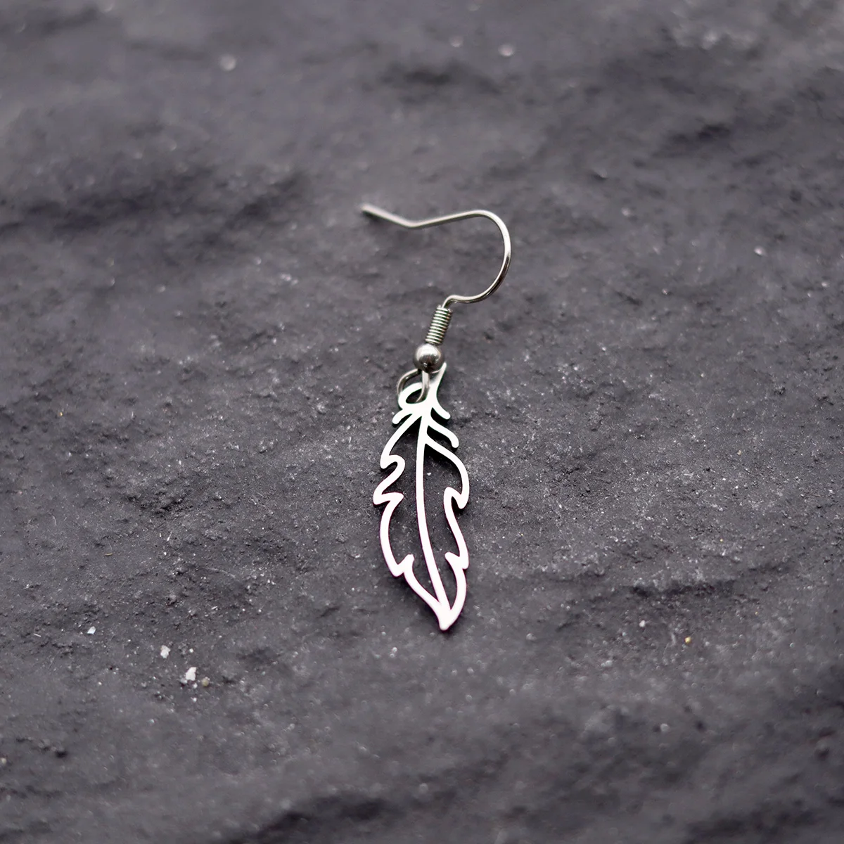 Todorova الإبداعية الفن خط الفولاذ المقاوم للصدأ ريشة ليف أقراط للنساء الرجال المعلقات هدايا أقراط مجوهرات