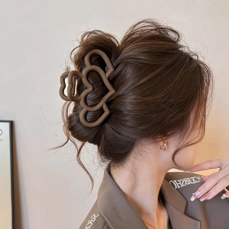 

Заколка для волос Maillard с полым сердечком, новинка 2025, большой зажим для волос, элегантная заколка для волос в стиле бохо для затылки головы, изысканный прибор для изготовления булочек