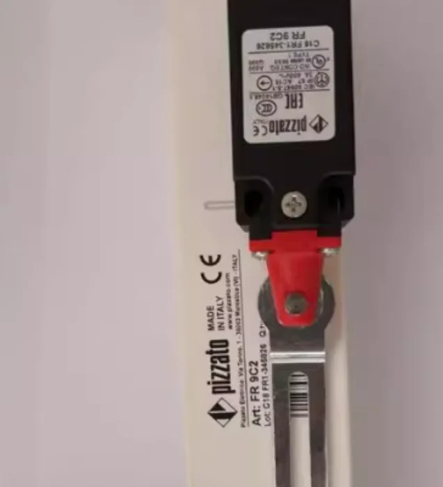 

Новый оригинальный защитный выключатель Pizzato FR 9C