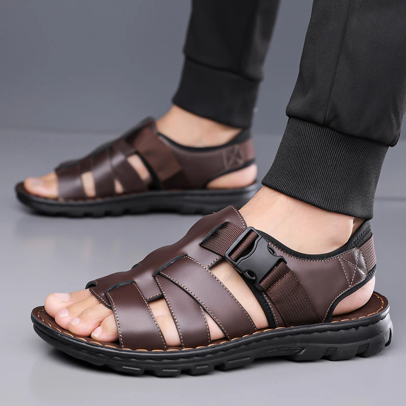

New Summer Open Toed Sandals Comfortable and Non Slip Men Slippers Beach Shoes Fashionable Brand Breathable Soft Soled Sandals