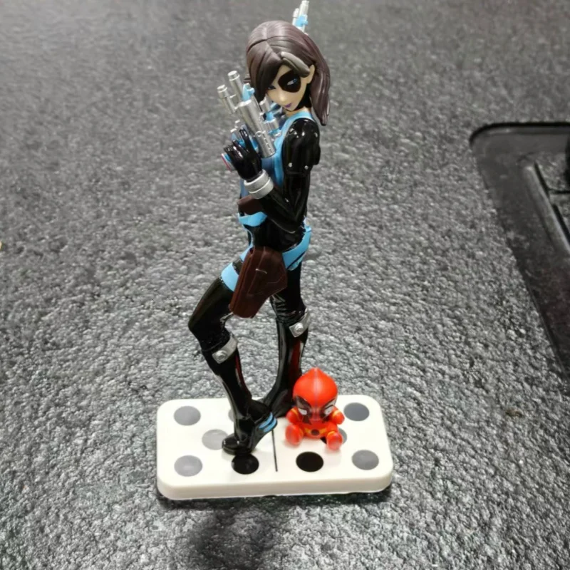 

21cm Cartoon Deadpool Statue Of Beautiful Girl Marvel Anime Figure Desktop Model Toy Ornaments Children Surprise Birthday Gifts