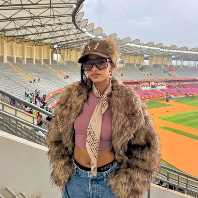 

Women's mixed fur and plush coat dyed with pointed large lapels top