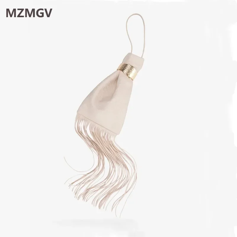 

Trend Design Metal Bohemian Tassel Handbag Fashionable Retro Soft Pleated Pu Leather Clutches Sac A Main Femme 2025 New Arrivals
