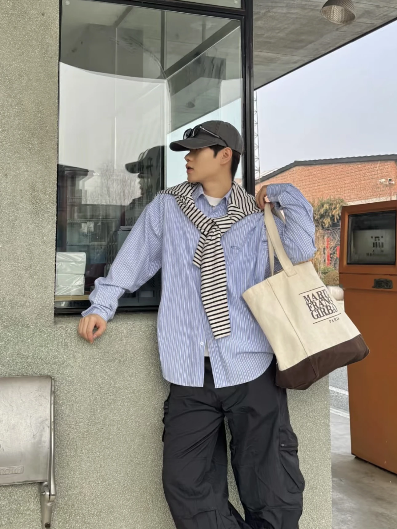 

American Retro Holiday Sle Blue White Striped irt Men Women Spring Summer Casual Loose Sun Protection Casual irt