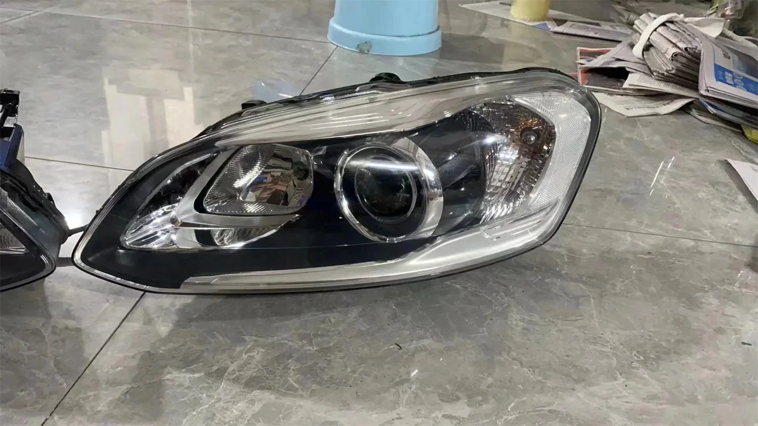 Faro anteriore per auto per Volvo XC60 luce di marcia diurna DRL indicatore di direzione