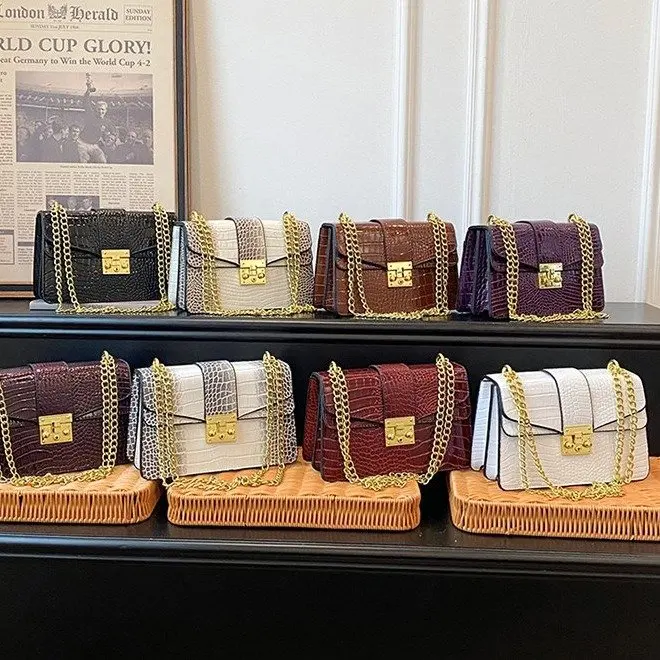 classic-carrier-diaper-bag-for-women-leather-crossbody-bag-luxury-vintage-tote-minimalist-designer-large-capacity-elegant