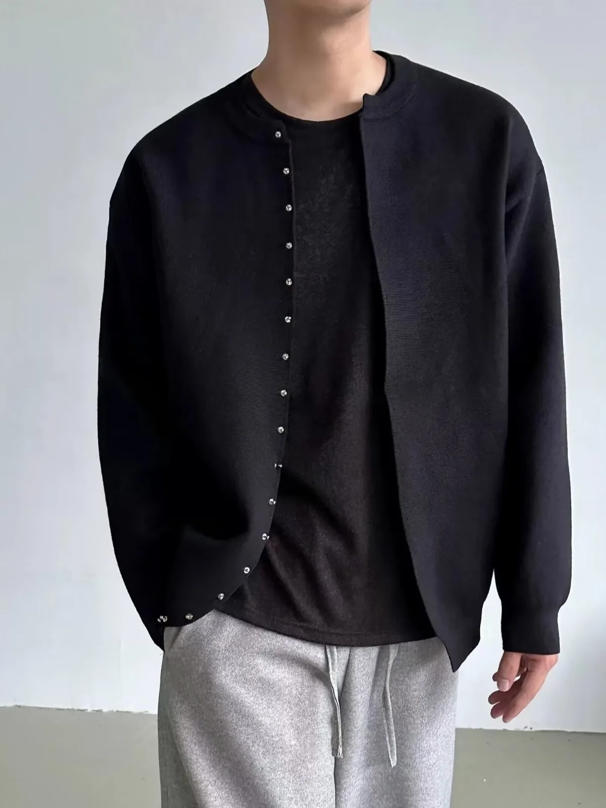 

Вязаный свитер-кардиган унисекс с металлическими заклепками ручной работы, свободного кроя, в корейском стиле, с длинными рукавами и круглым вырезом