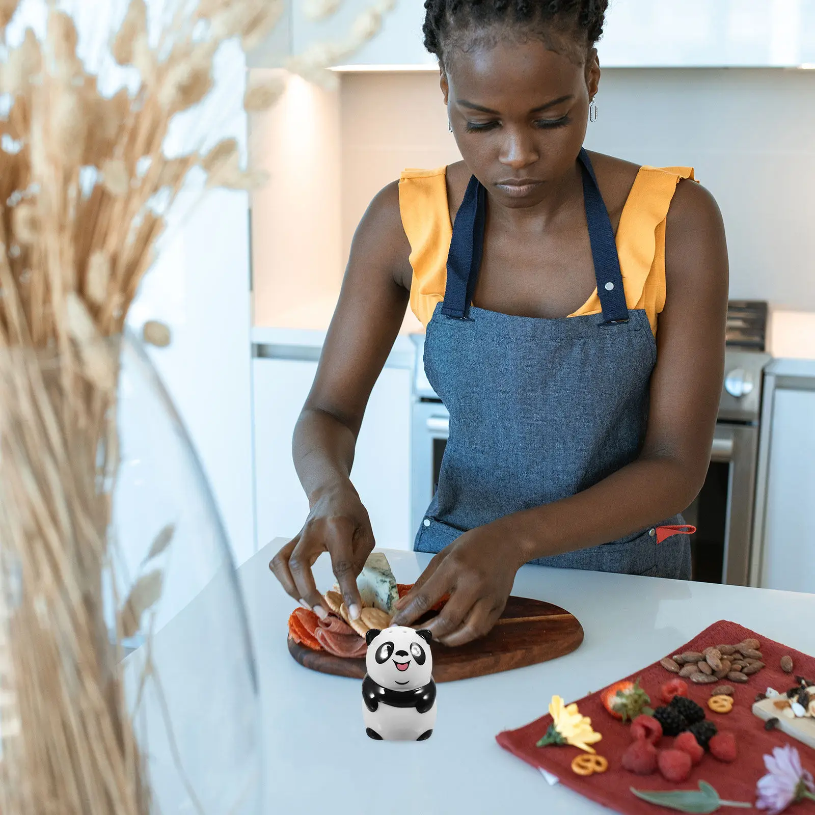 Ceramic Toothpick Dispenser Cute Cartoon Pig Design Toothpick Holder for Desktop Kitchen Dining Room Toothpicks Container