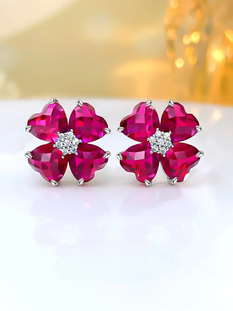 Fashionable luxury red treasure clover 925 pure silver ear nail inlaid with high carbon diamond, high-end feeling, niche female