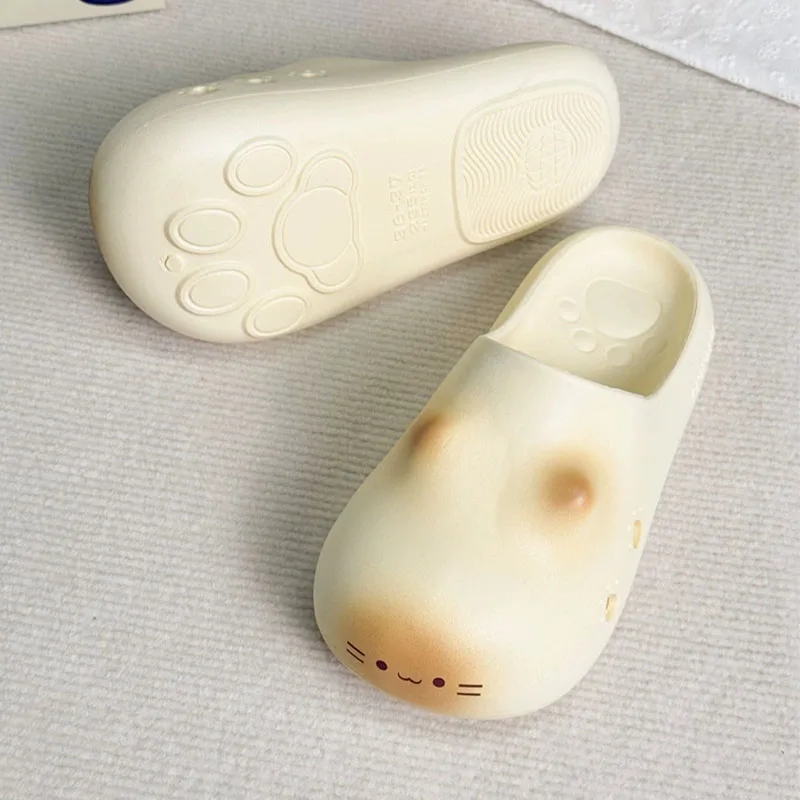 

New Unique Toast Cat Clogs Slippers Women Summer Closed Toe EVA Grippy Lightweight Indoor Slides Outdoor Daily Mule Shoes Unisex