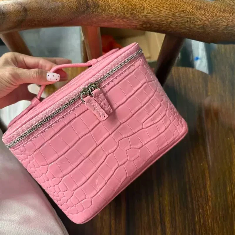 2026 Spring/Summer New Delicate Pink Crocodile Pattern Cowhide Makeup Bag Large Capacity Small Portable Storage Bag Toilet Bag