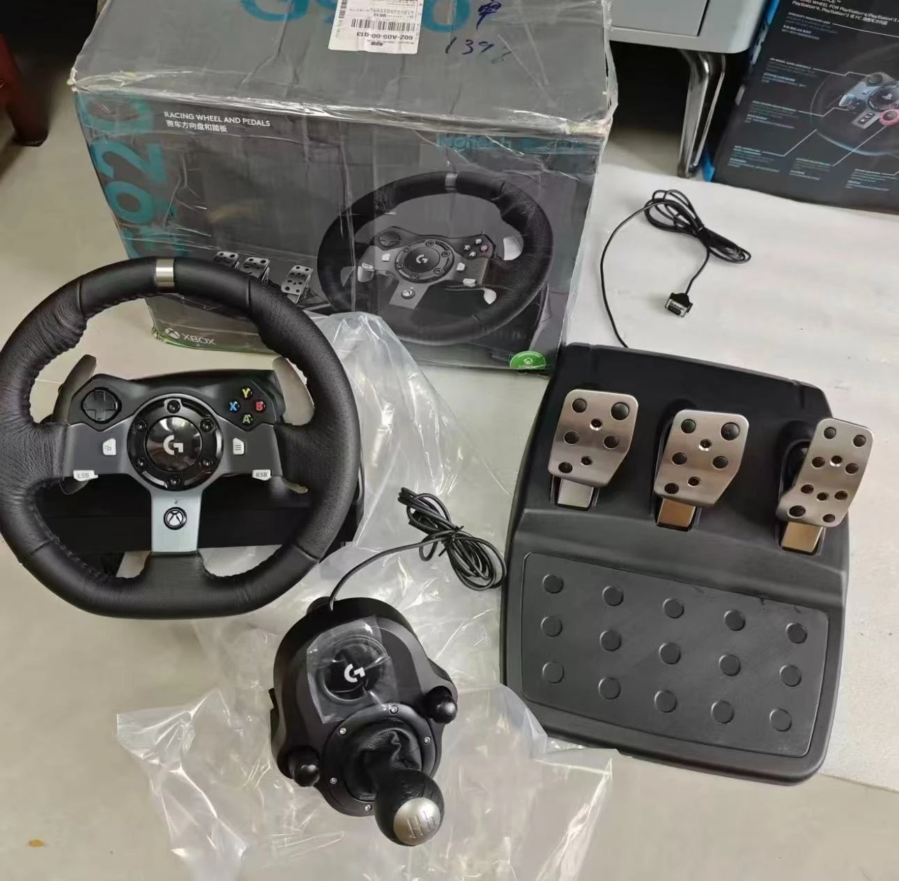 Suitable for Logitech G920 gaming steering wheel three piece set, consisting of steering wheel, pedals, and gear lever