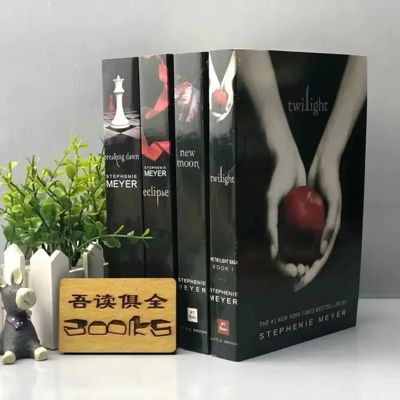 

The Twilight Saga Volume 1-4 English Novels Complete Set/Books By Stephenie Morgan Meyer/Twilight/New Moon/Eclipse/Breaking Dawn