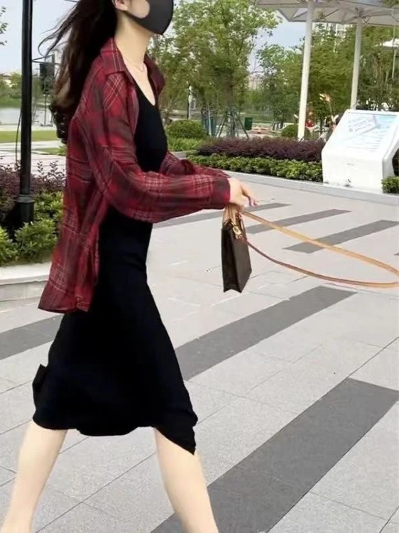 

Ultra-Lightweight Vertical Plaid Women's Sun Protection irt Loose Fit Faionable Outerwear Long Sve Collar irt