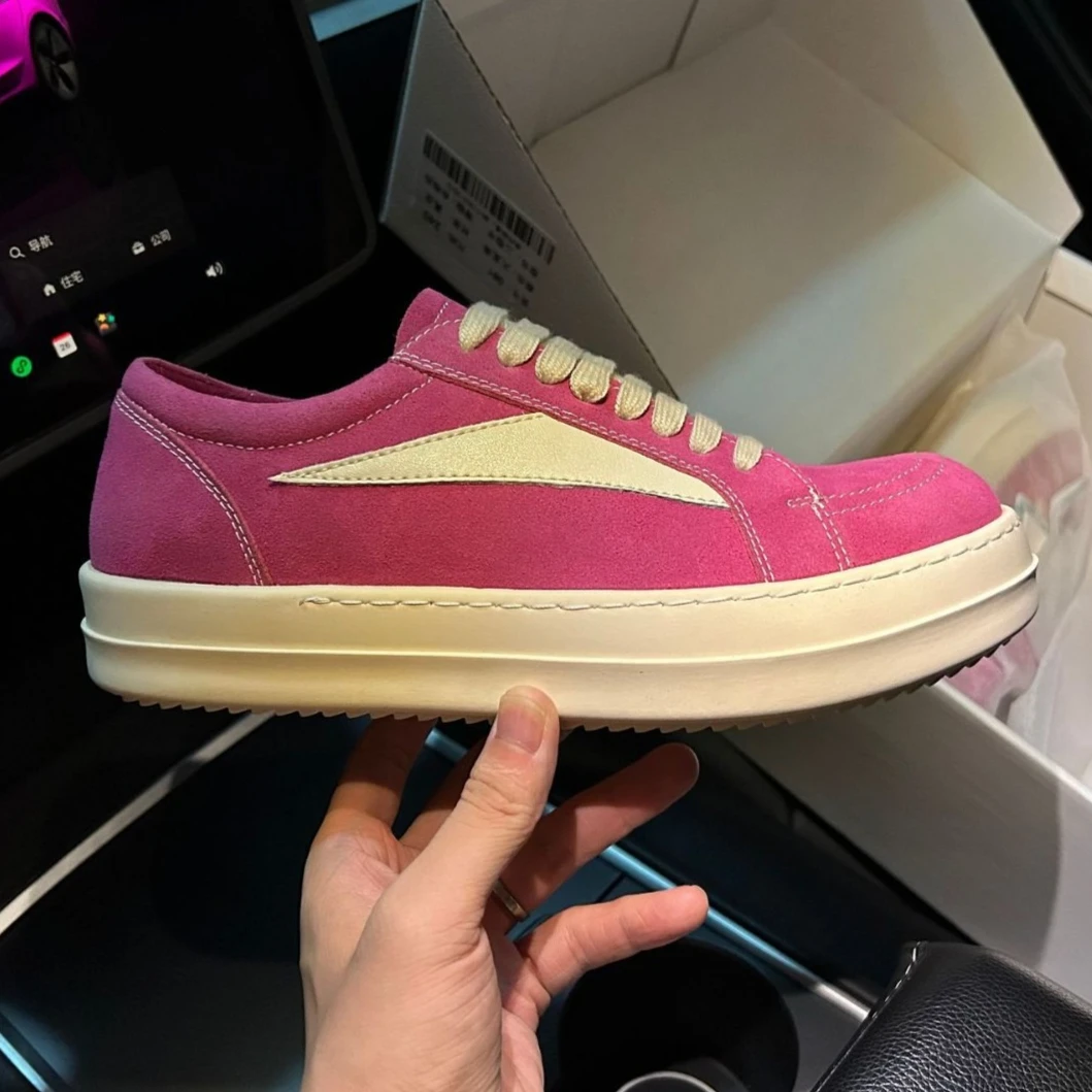 New Shoes for Man Cow Suede Leather Casual Shoes Trend Pitaya Color Skateboard Shoes Unisex Cool Lace-up Sneaker