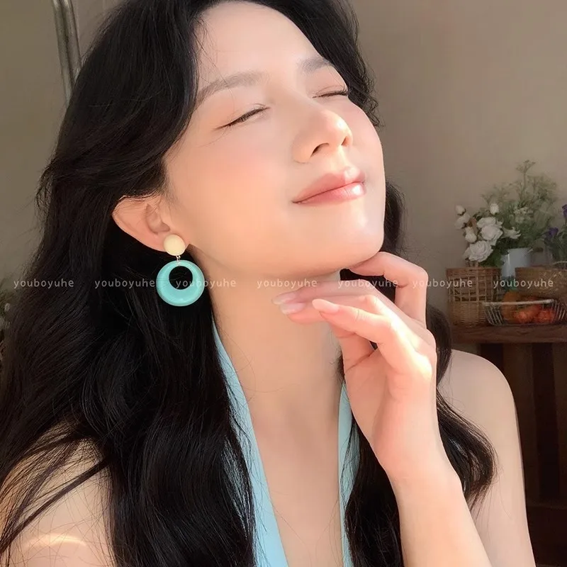 Summer color blocking circle earrings, female niche design, circle earrings, 2025 spring/summer new item, dopamine exaggerated e