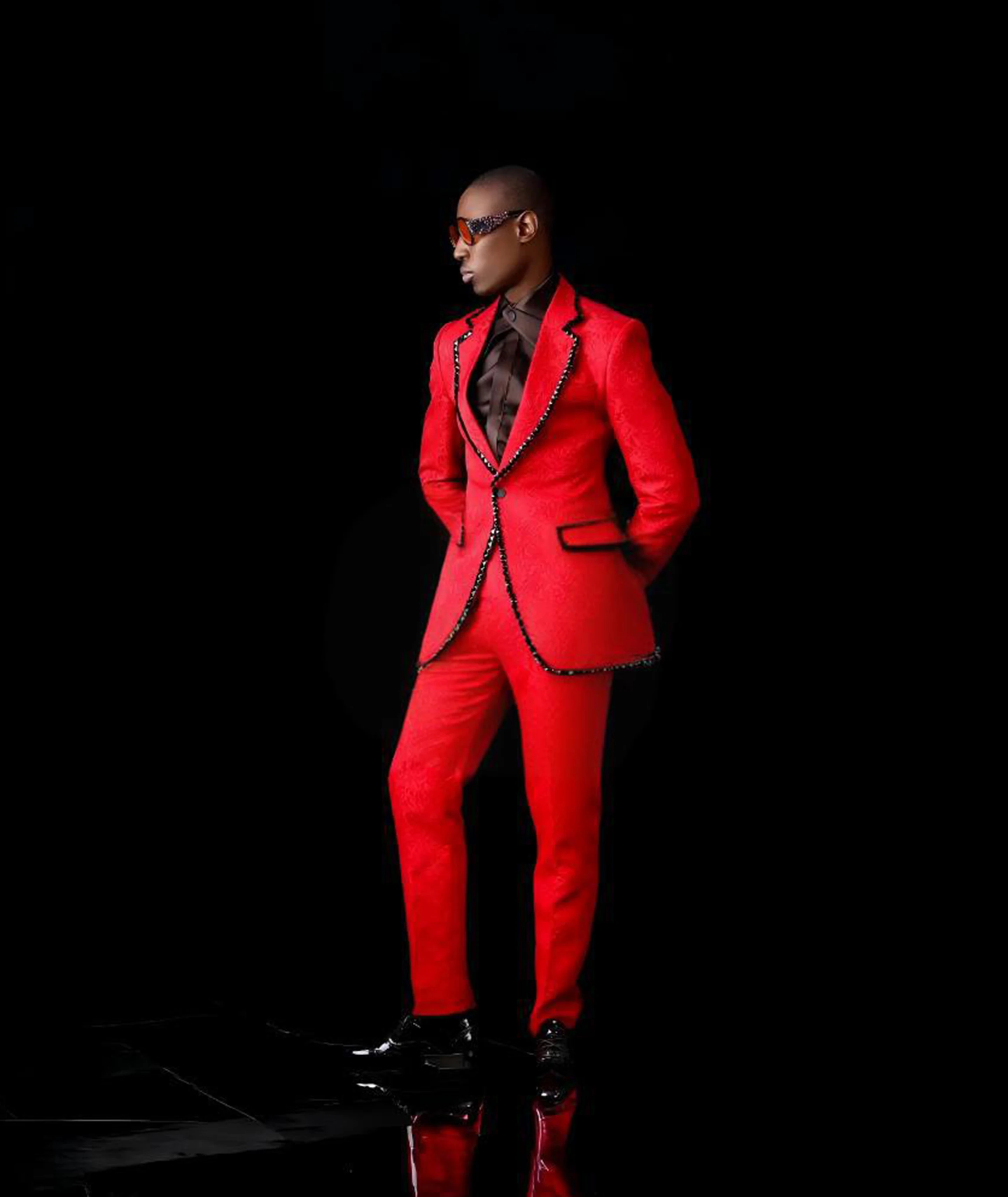 

Элегантный мужской костюм-двойка slim fit: пиджак с лацканами и брюки для свадеб, выпускных вечеров и особых случаев, комплект для выступлений.