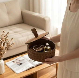 Creative Leather Circular Storage Tray, Saddle Leather Light Luxury Hollow Design, Model Room Foyer Desktop Decoration Ornament