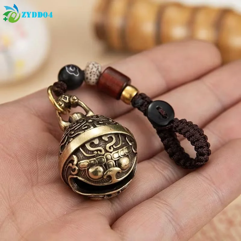 ●Retro Alloy Bell Car Keychain Pendant, Gluttonous Wind Chime Handmade Key Ring, Creative Small Gift For Men And Women