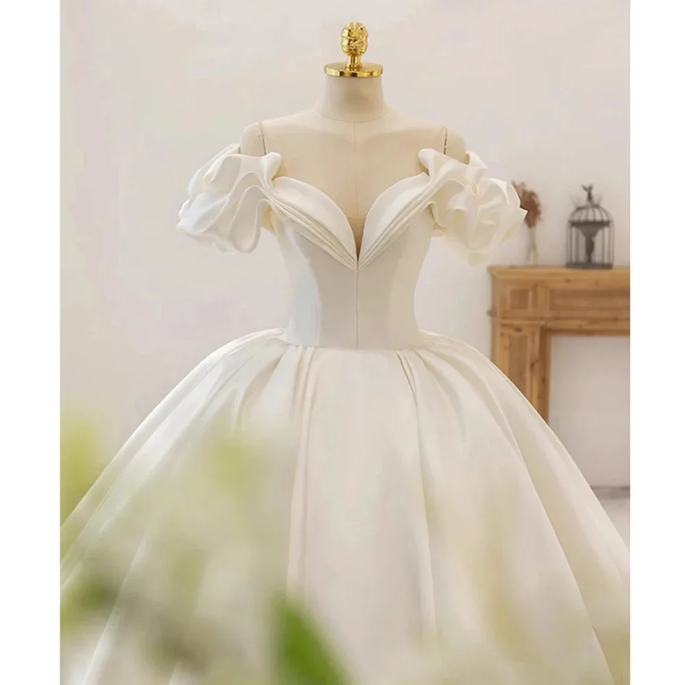 Light Master Satin Wedding Dress 2023 New Small Bride Senior Full Shoulder Train French Court Princess on The Run Noble Elegant