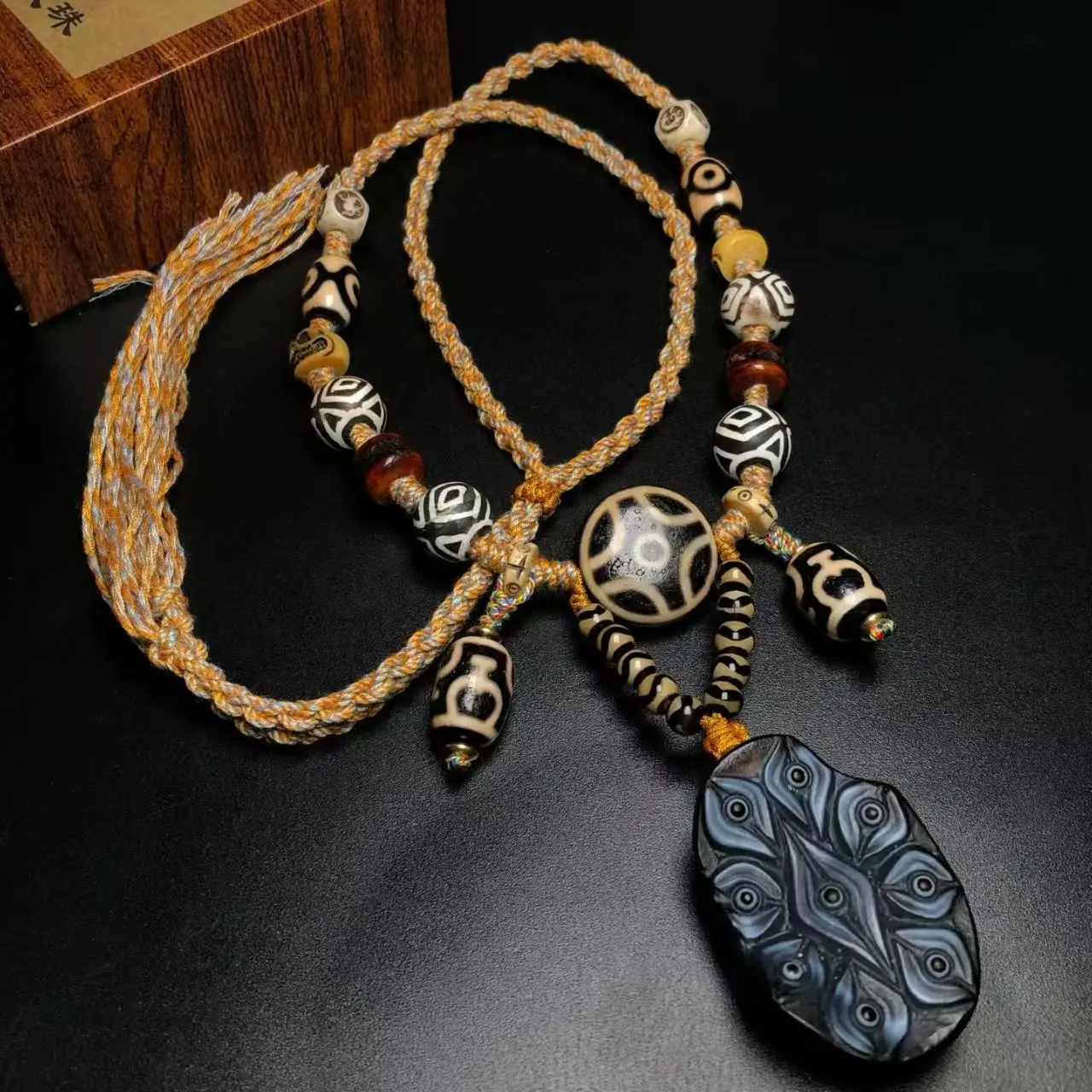 

2025 TOP Talisman Nine Eyes Tianzhu Buddha Plaque Original OLD Stone Agate Boutique Pendant Qualitied Nacklace for men and women