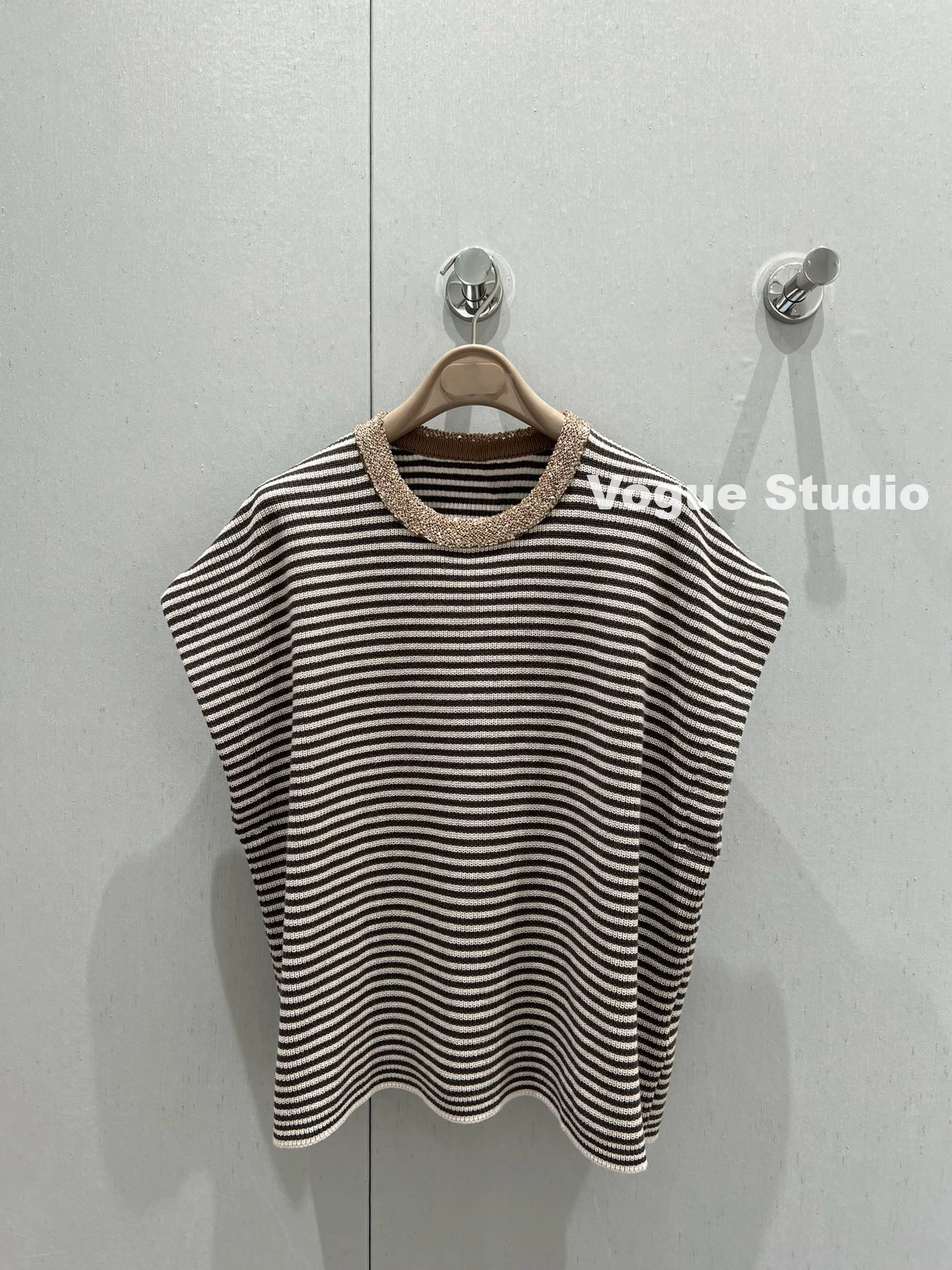 Exquisitely trimmed collar stripped loose short sleeve jersey blouse