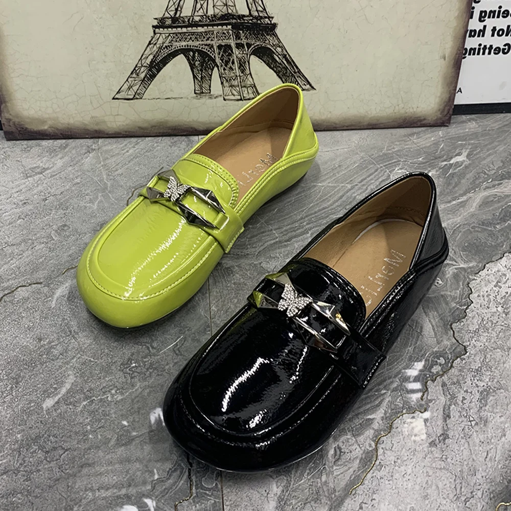 Patent Leather Women Shoes Plus Size Women Loafers Fashion Rhinestone Female Flat Shoes Designer Women Mullers Gold Chain