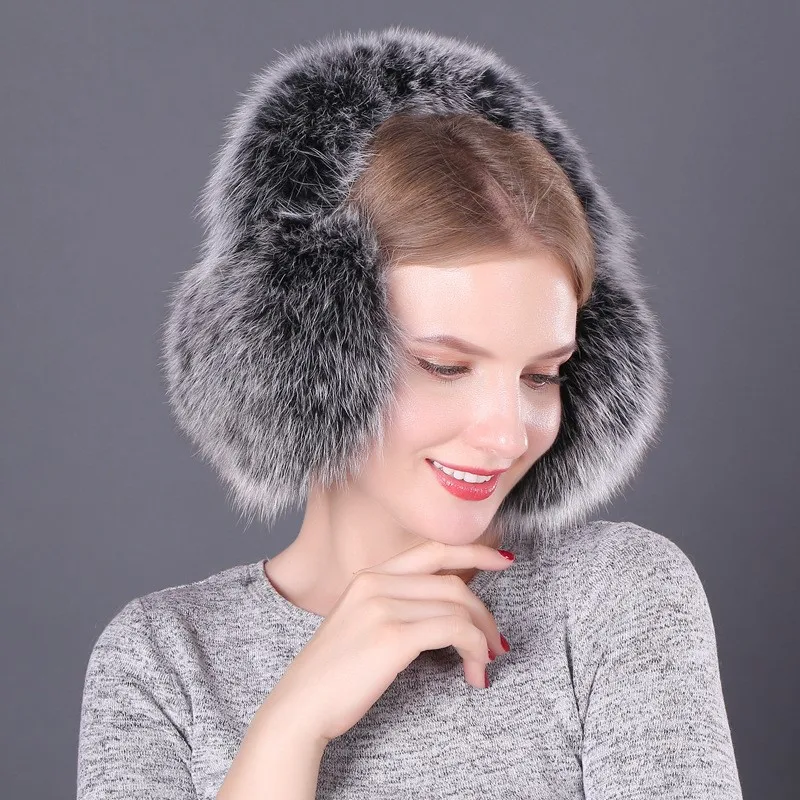 The new women's fur ear cups are both warm and ear-protecting They can be used as neck scarves