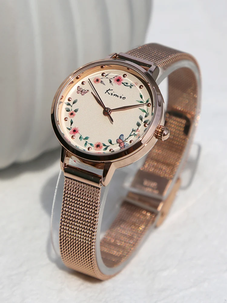 

Elegant women's watch luxurious simple and sophisticated, with a small dial and steel band. A petite and exquisite women's watch