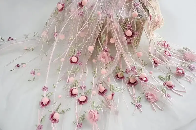 Ricamo con pompon di fiori in chiffon 3D Tessuto di pizzo morbido rosa verde Pom Pom Trim Tessuto di pizzo a rete per abito da sposa in pizzo velo
