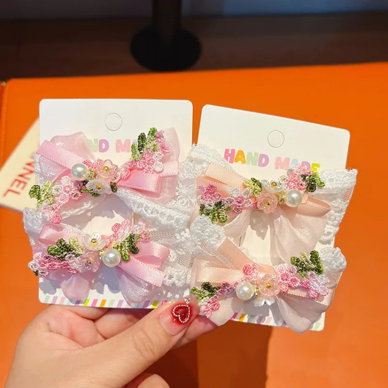 

Набор из 2 заколок для волос с кружевом, жемчугом и бантом, вышитые цветочные заколки для женщин и девочек, романтичные стильные заколки-шпильки, аксессуар для волос