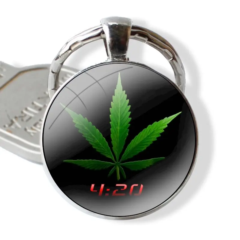 Cartoon Fashion Creative Design Weed Leaf Pot Kush 420 Keychain Handmade Glass Cabochon Key Ring Holder Pendant Key Chains