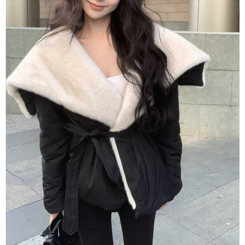 

Женское зимнее облегающее хлопковое пальто с поясом, теплое темпераментное пальто с мехом в стиле ретро, большие лацканы, куртка на хлопковой подкладке