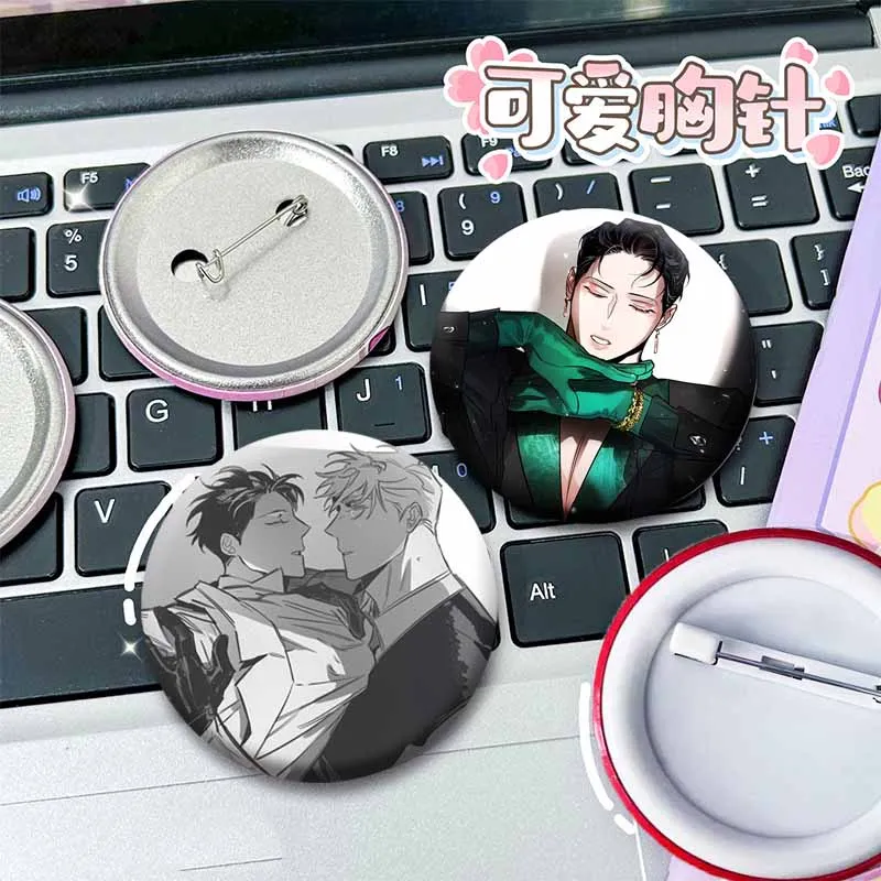 Korean BL Manga Roses and Champagne Round Brooch Boys Love Manhwa Button Pin Anime Role Caesar Lee Won Badge Fan Collect Gifts