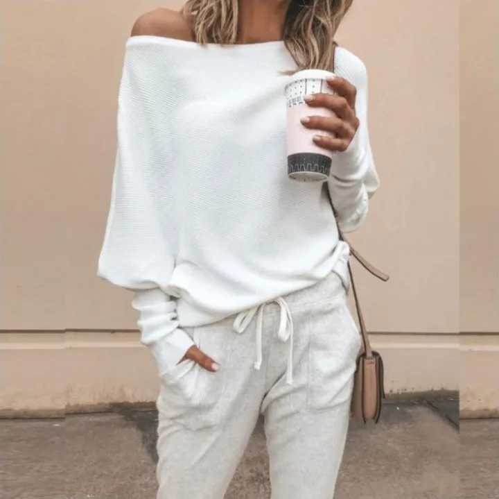 

2026 Women's New Fashion Trend Sexy Elegant Casual Off-shoulder Slope Collar Bat Thread Commuting Versatile Long-sleeved T-shirt