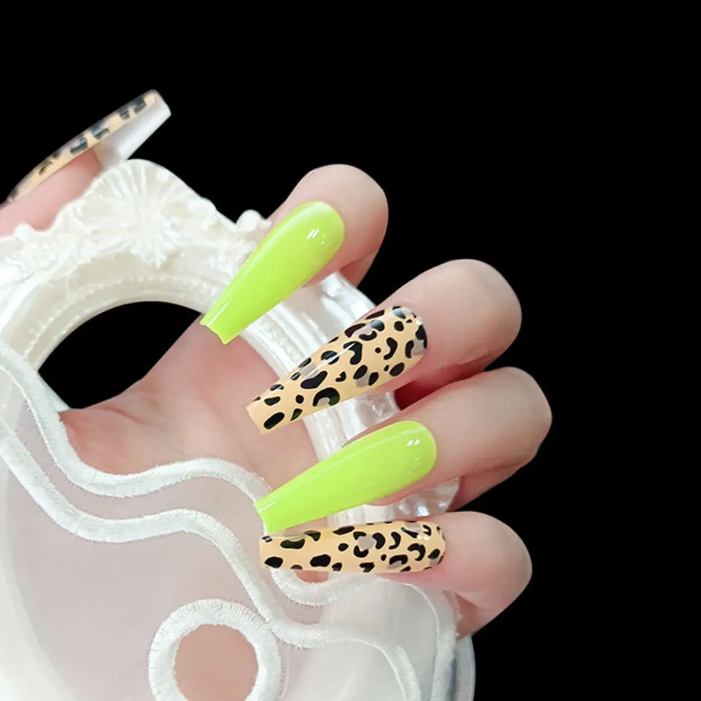 

24Pcs Long Leopard False Nails Quality Plastic Material DIY Nail Art for Women Christmas New Year Club False Nail