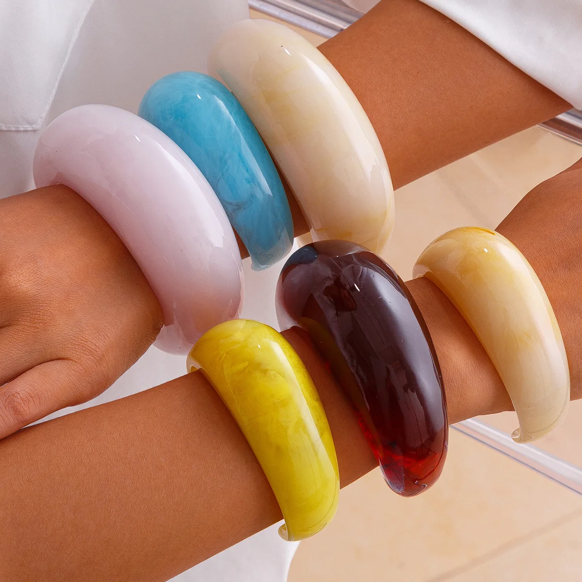 Korean Small Size Opening Acrylic Resin Bangle for Women Colorful Exquisite Chunky Bracelet Wrist Jewelry Wholesale Gifts