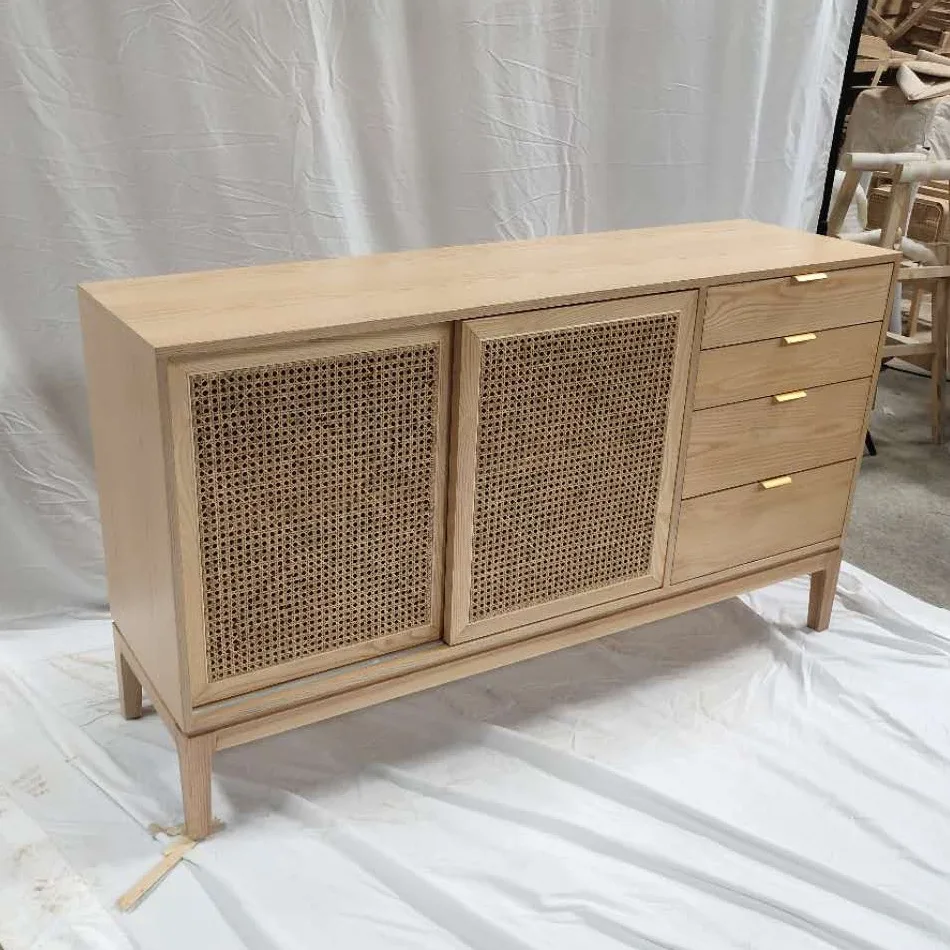 ตู้ข้างเตียงแบบมีลิ้นชักหวายสไตล์โมเดิร์นเรียบหรูสำหรับโรงแรม บีแอนด์บี ร้านอาหาร ห้องตัวอย่าง